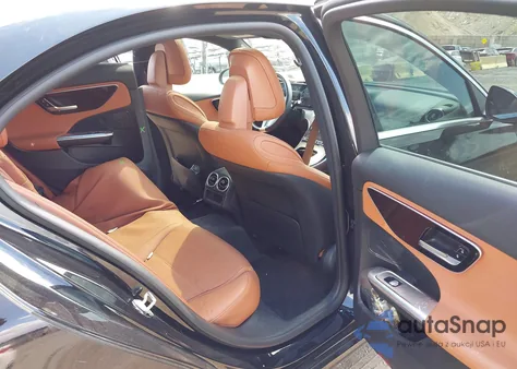 2023 Mercedes-Benz C 300 4Matic z USA, uszkodzony, nr VIN W1KAF4HB2PR070269